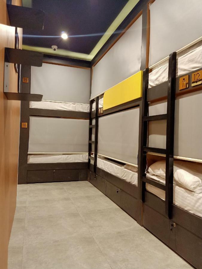 Stay Villa Hostel For Male And Female Mumbai Exteriör bild